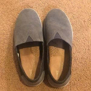 Tom’s slip-on loafer
